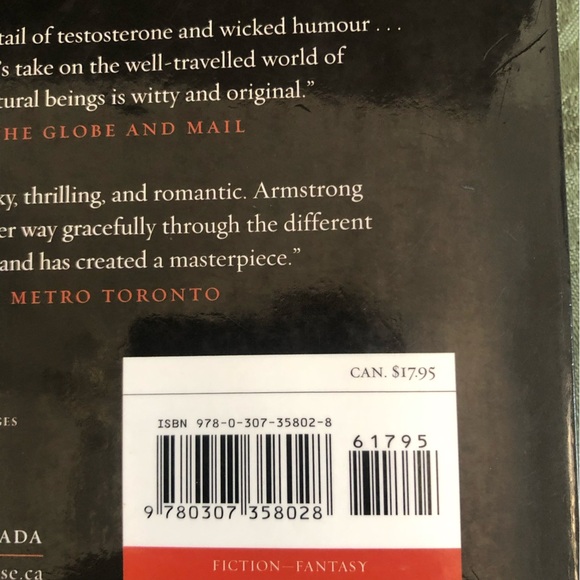 Bitten and Stolen by Kelley Armstrong - first two novels of the Bitten series - Picture 5 of 13